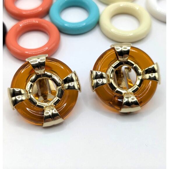 Vintage 1970s Sarah Coventry Interchangeable "Holiday Circles" Clip On Earrings - Picture 2 of 5